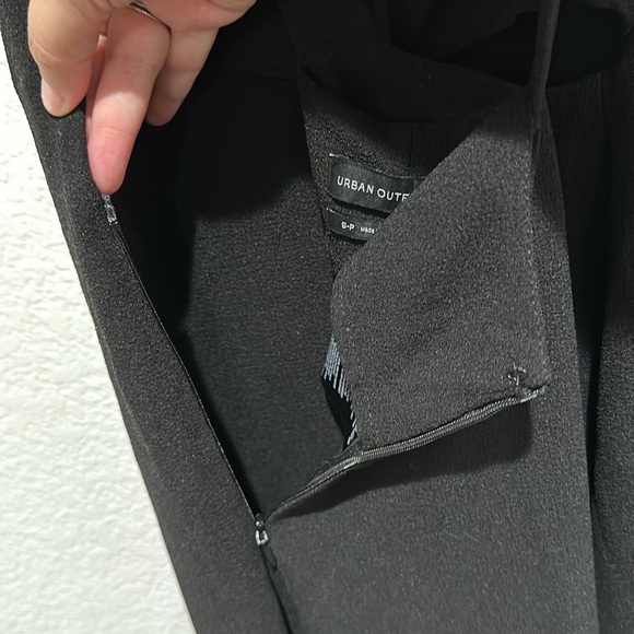 URBAN OUTFITTERS V-Neck Cross Back Cropped Wide Leg Jumpsuit Neutral Bla… - Picture 9 of 14